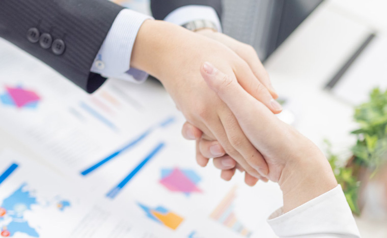 なぜ審査に通るのか？銀行融資とは180度違う評価軸